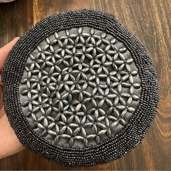 Beaded round silver gray small purse pouch makeup travel bag - Picture 2 of 9